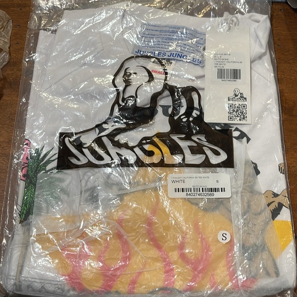 NWT Jungles Jungles I Thought California Would Be Different Tee - Picture 6 of 7